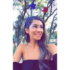 Meet your Posher, Michaela